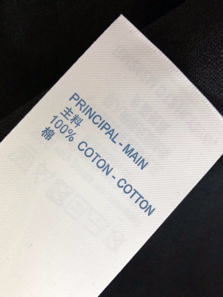 Louis Vuitton 路易威登 LV 驴牌（高版本）\n1V 2026SS早春新款重工印花加植绒工