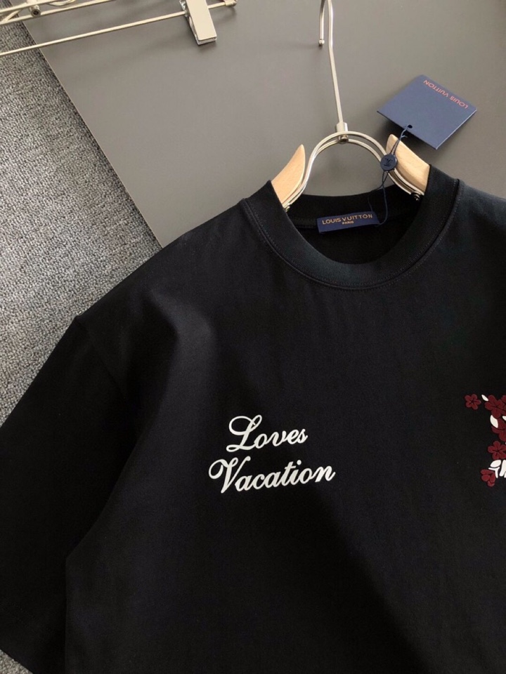 Louis Vuitton 路易威登 LV 驴牌（高版本）\n1V 2026SS早春新款重工印花加植绒工