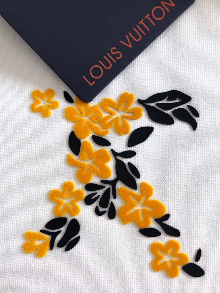 Louis Vuitton 路易威登 LV 驴牌（高版本）\n1V 2026SS早春新款重工印花加植绒工