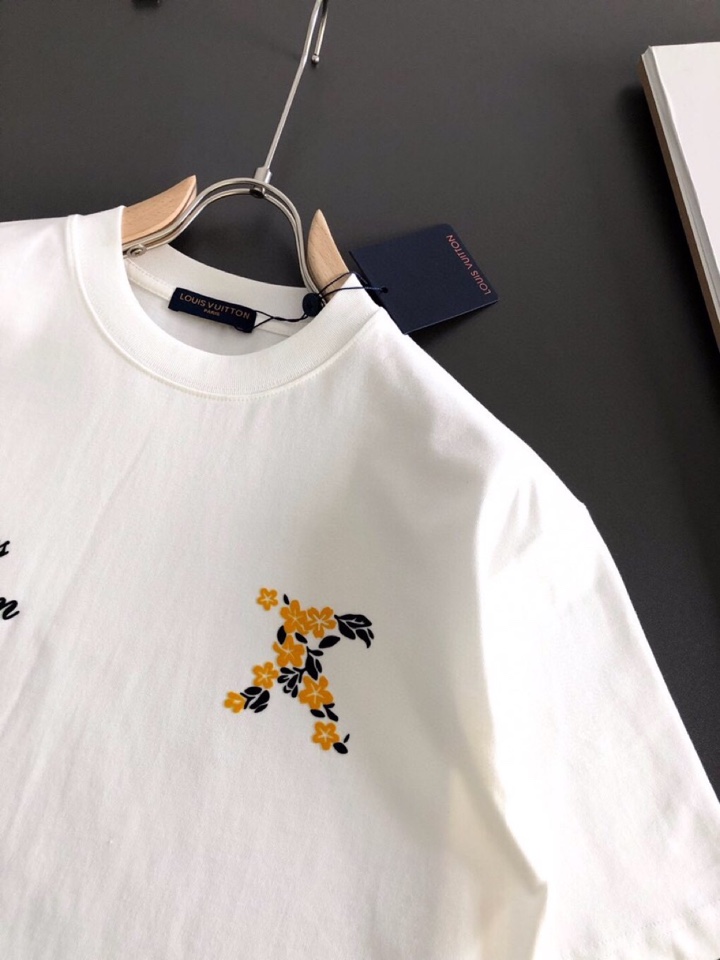 Louis Vuitton 路易威登 LV 驴牌（高版本）\n1V 2026SS早春新款重工印花加植绒工