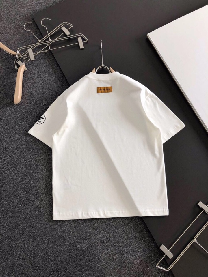 Louis Vuitton 路易威登 LV 驴牌（高版本）\n1V 2026SS早春新款重工印花短袖圆领