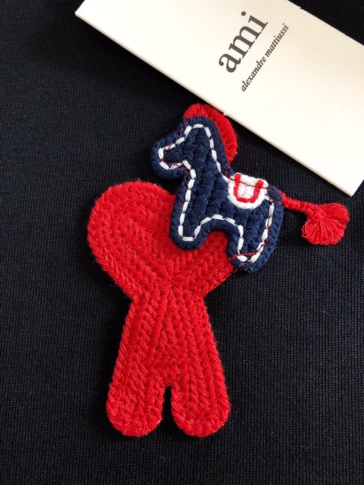 AMI（高版本）2026SS早春新款马年限定爱心马刺绣短袖圆领T恤，定织定染纯棉300克重洗水面料，做工