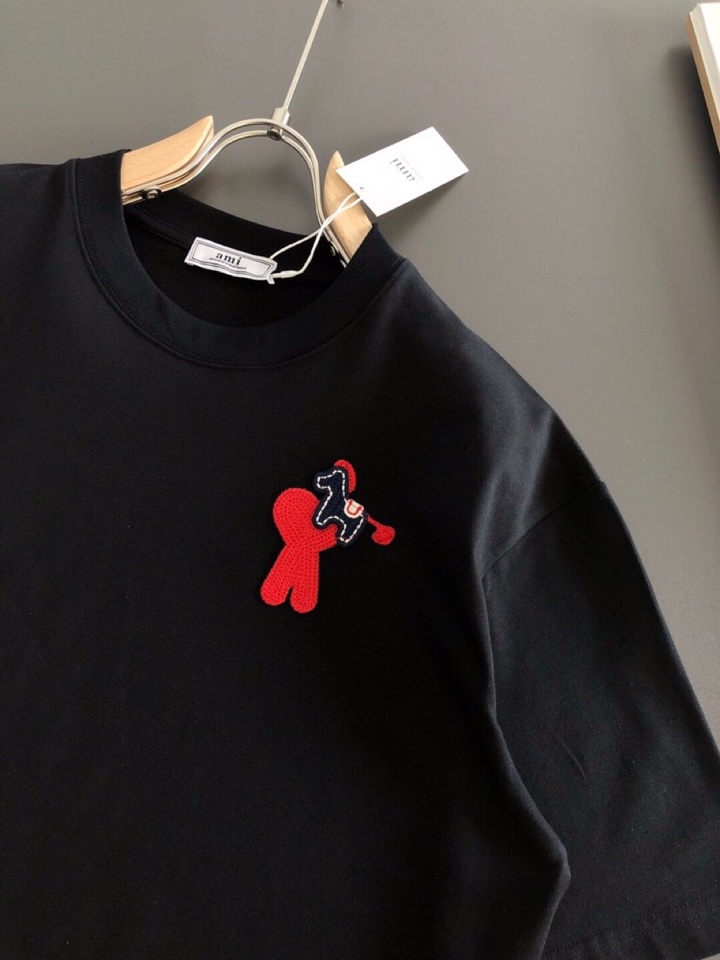 AMI（高版本）2026SS早春新款马年限定爱心马刺绣短袖圆领T恤，定织定染纯棉300克重洗水面料，做工