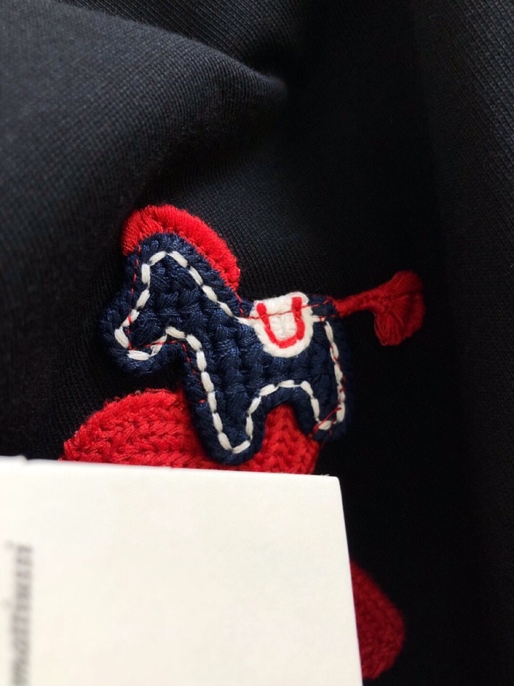 AMI（高版本）2026SS早春新款马年限定爱心马刺绣短袖圆领T恤，定织定染纯棉300克重洗水面料，做工