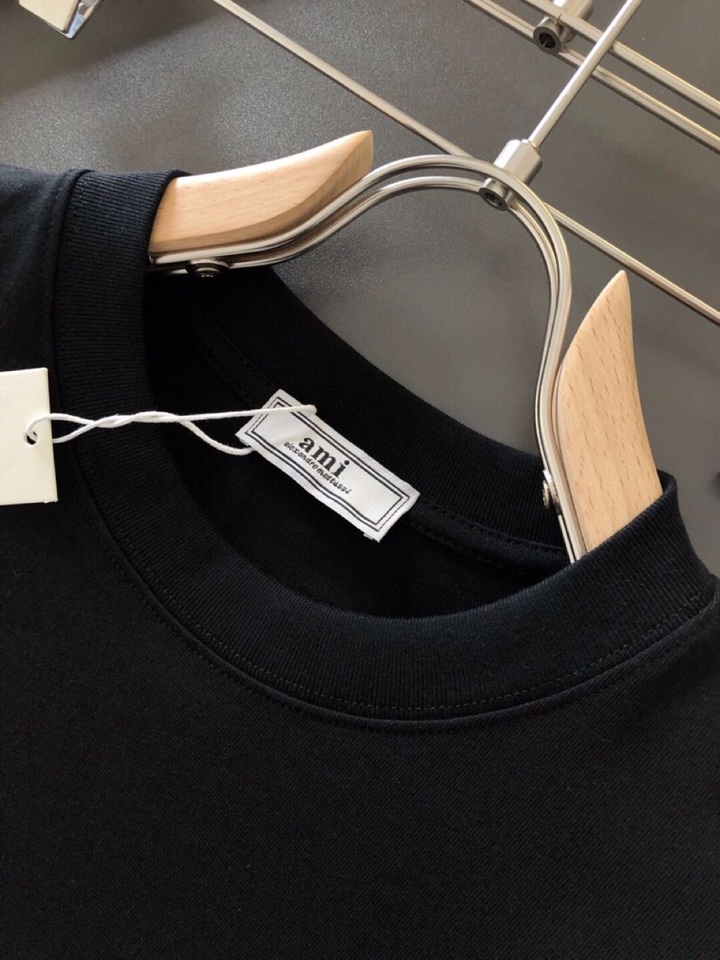 AMI（高版本）2026SS早春新款马年限定爱心马刺绣短袖圆领T恤，定织定染纯棉300克重洗水面料，做工