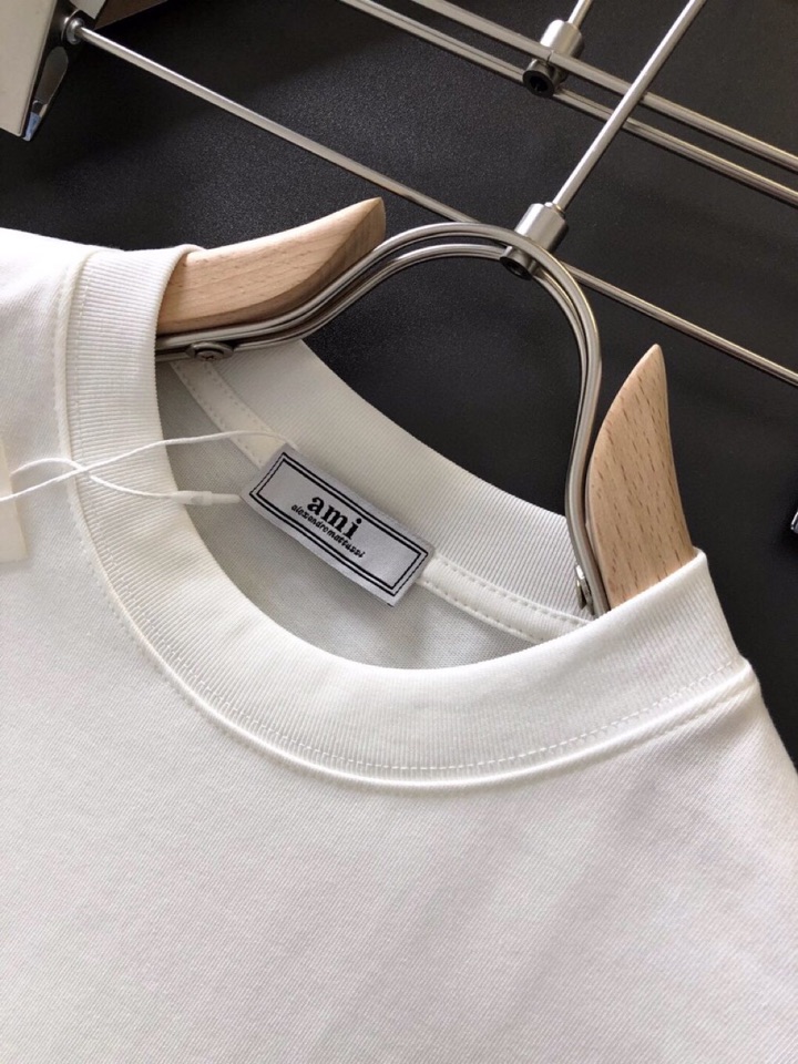 AMI（高版本）2026SS早春新款马年限定爱心马刺绣短袖圆领T恤，定织定染纯棉300克重洗水面料，做工