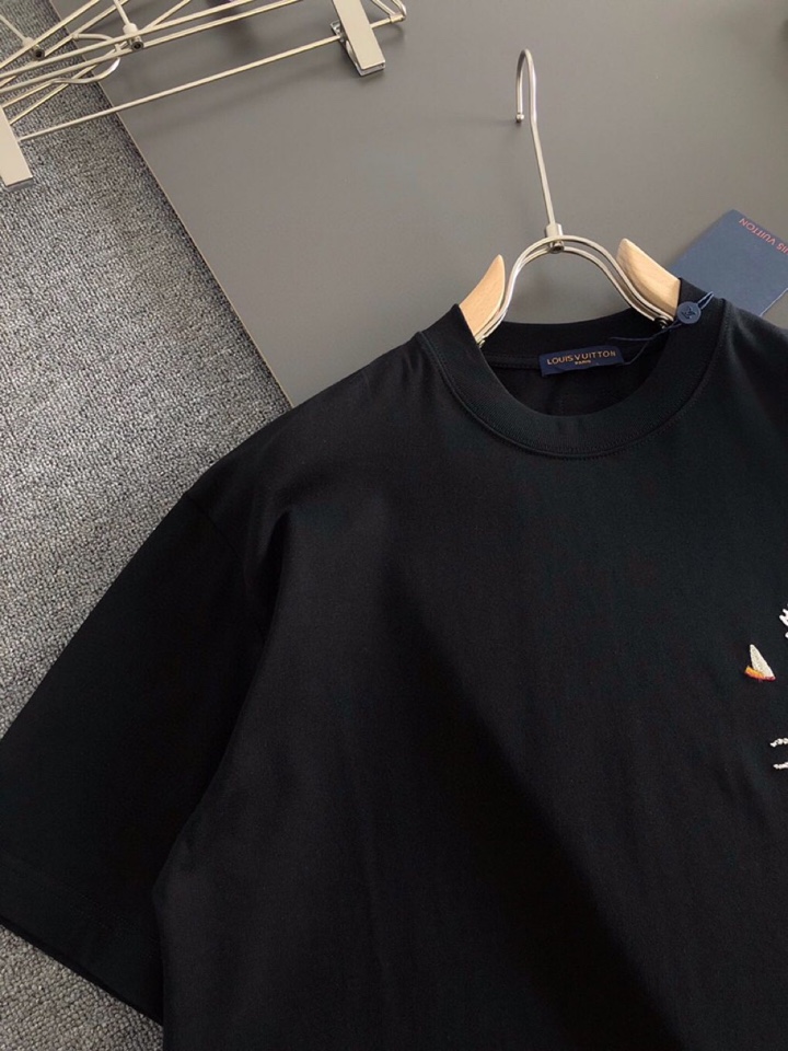 Louis Vuitton 路易威登 LV 驴牌（高版本）\n1V 2026SS春夏最新款圆领时尚短袖圆