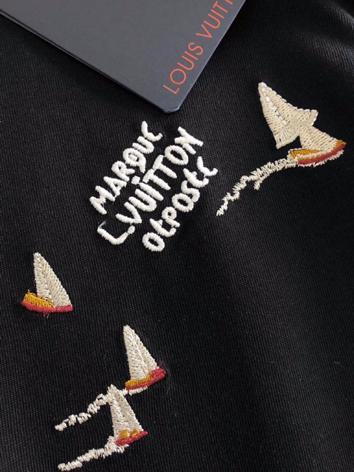 Louis Vuitton 路易威登 LV 驴牌（高版本）\n1V 2026SS春夏最新款圆领时尚短袖圆