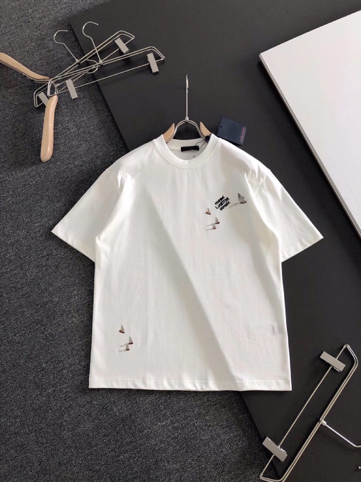 Louis Vuitton 路易威登 LV 驴牌（高版本）\n1V 2026SS春夏最新款圆领时尚短袖圆