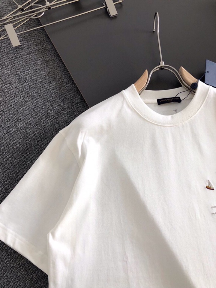 Louis Vuitton 路易威登 LV 驴牌（高版本）\n1V 2026SS春夏最新款圆领时尚短袖圆