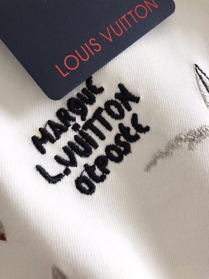 Louis Vuitton 路易威登 LV 驴牌（高版本）\n1V 2026SS春夏最新款圆领时尚短袖圆