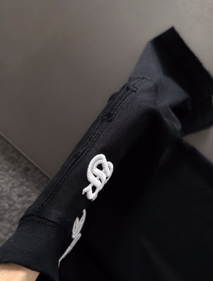 Chrome Hearts 克罗心（高版本）\nCH 2026SS春夏最新款圆领时尚短袖圆领T恤，官网同