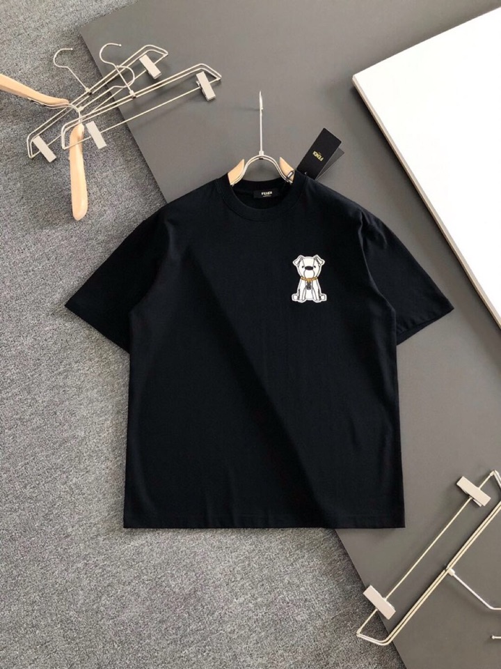 FENDI 芬迪（高版本）\nFD 2026SS春夏最新款圆领时尚短袖圆领T恤，官网同步，定织定染300