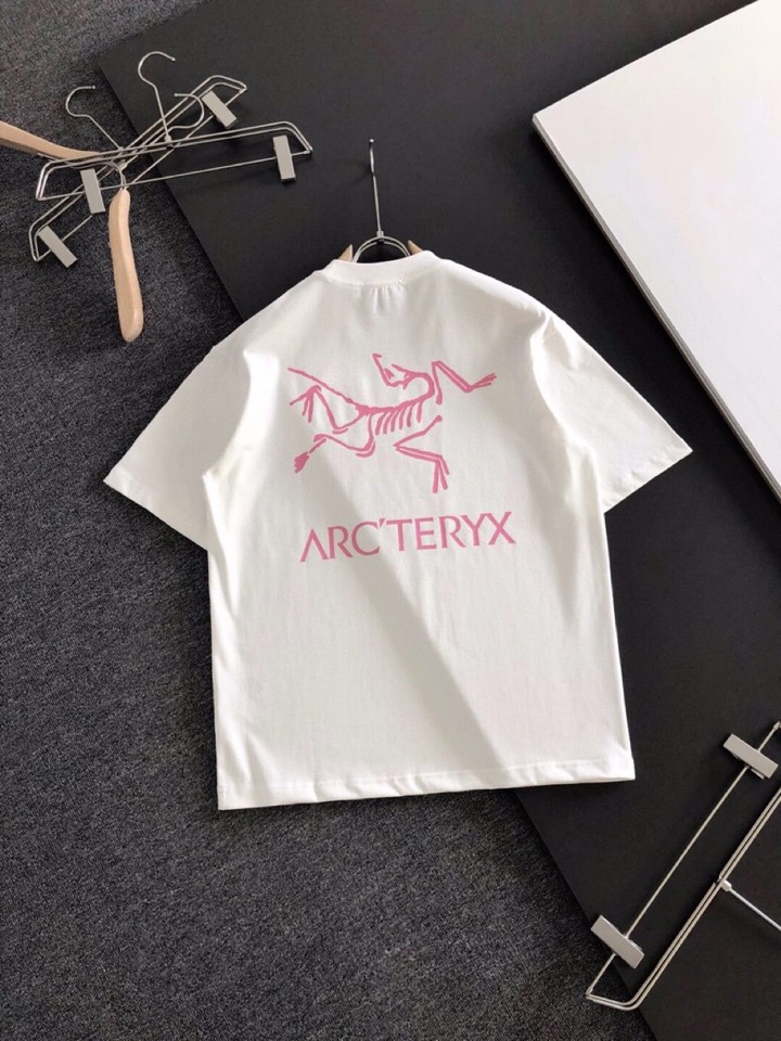 (Arcteryx）始祖鸟（高版本）\nARC 2026SS春夏最新款圆领时尚短袖圆领T恤，官网同步，定
