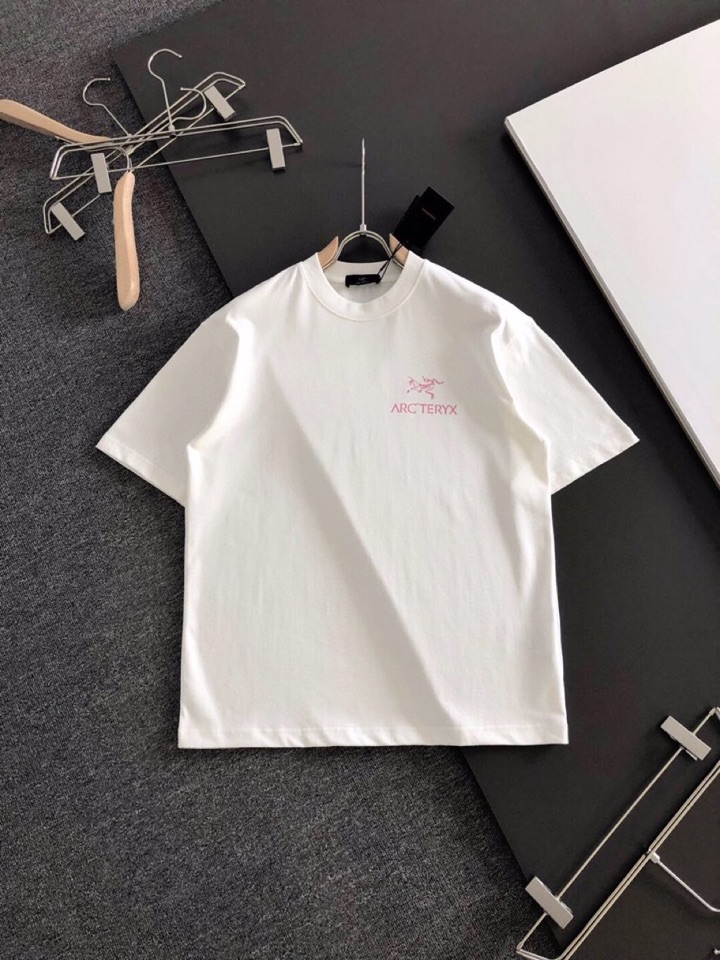 (Arcteryx）始祖鸟（高版本）\nARC 2026SS春夏最新款圆领时尚短袖圆领T恤，官网同步，定