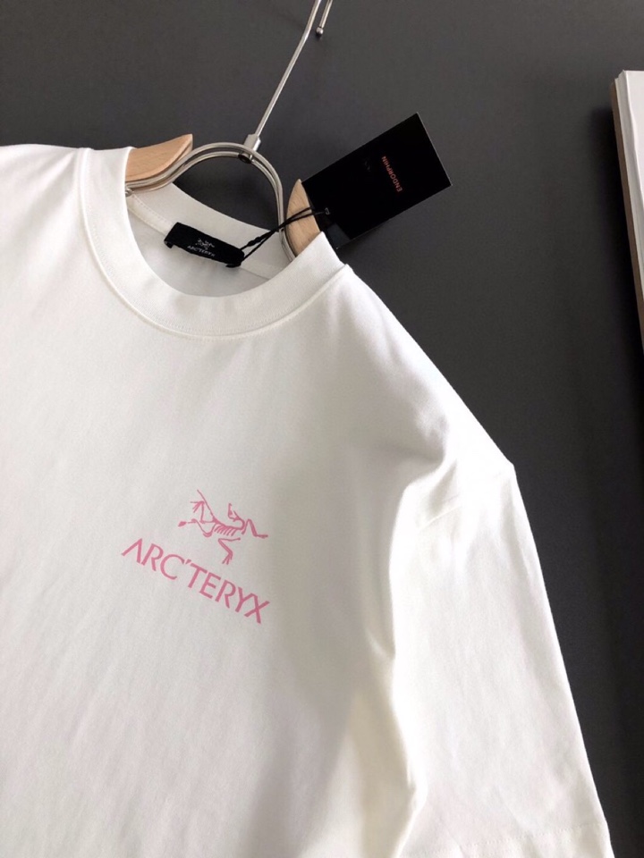 (Arcteryx）始祖鸟（高版本）\nARC 2026SS春夏最新款圆领时尚短袖圆领T恤，官网同步，定