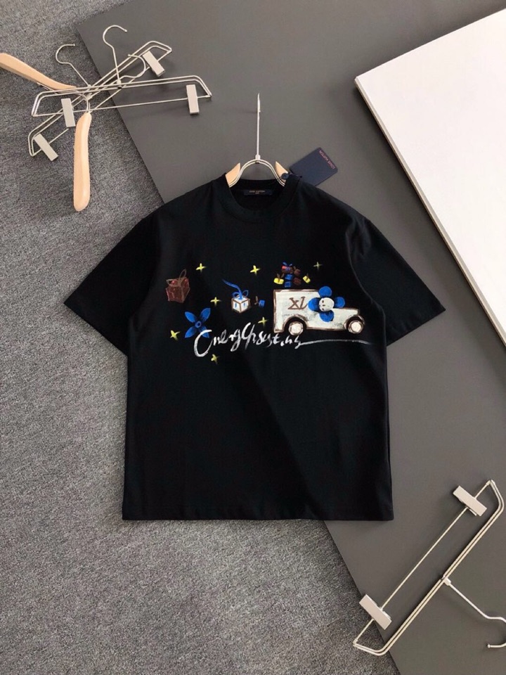 Louis Vuitton 路易威登 LV 驴牌（高版本）\n1V 2026SS春夏最新款圆领时尚手绘短