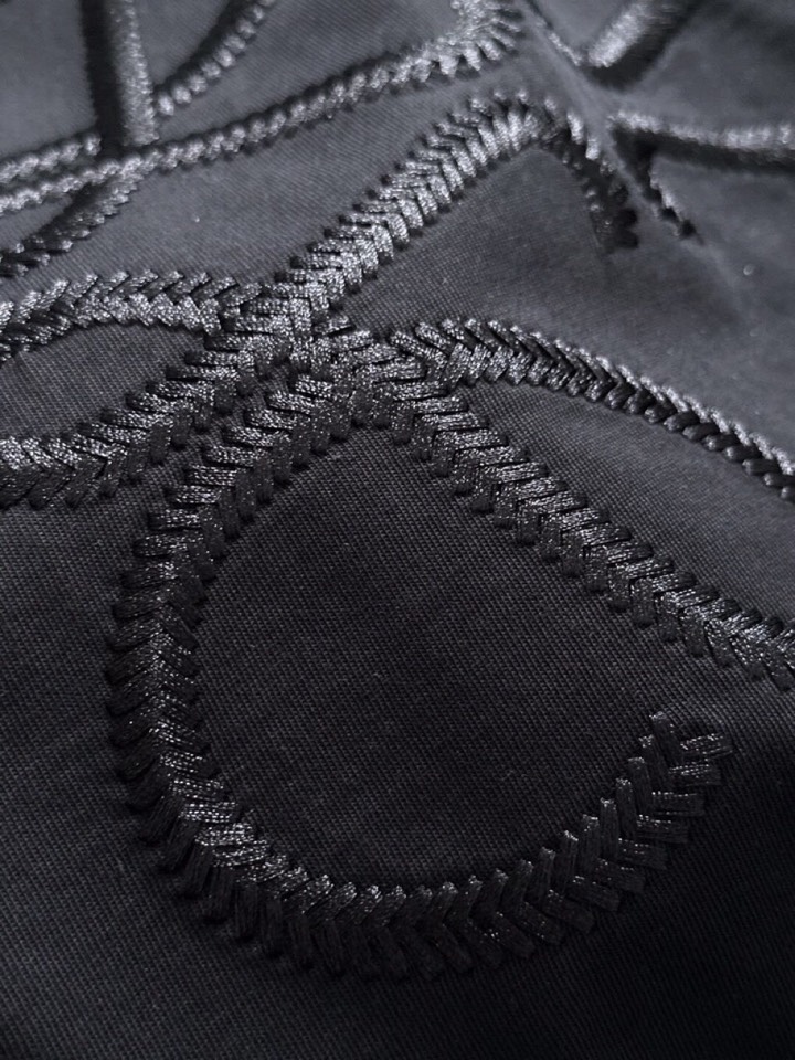 LOEWE 罗意威（高版本）2026SS春夏最新款圆领时尚短袖圆领T恤，官网同步，纯棉面料！贴肤舒适，耐