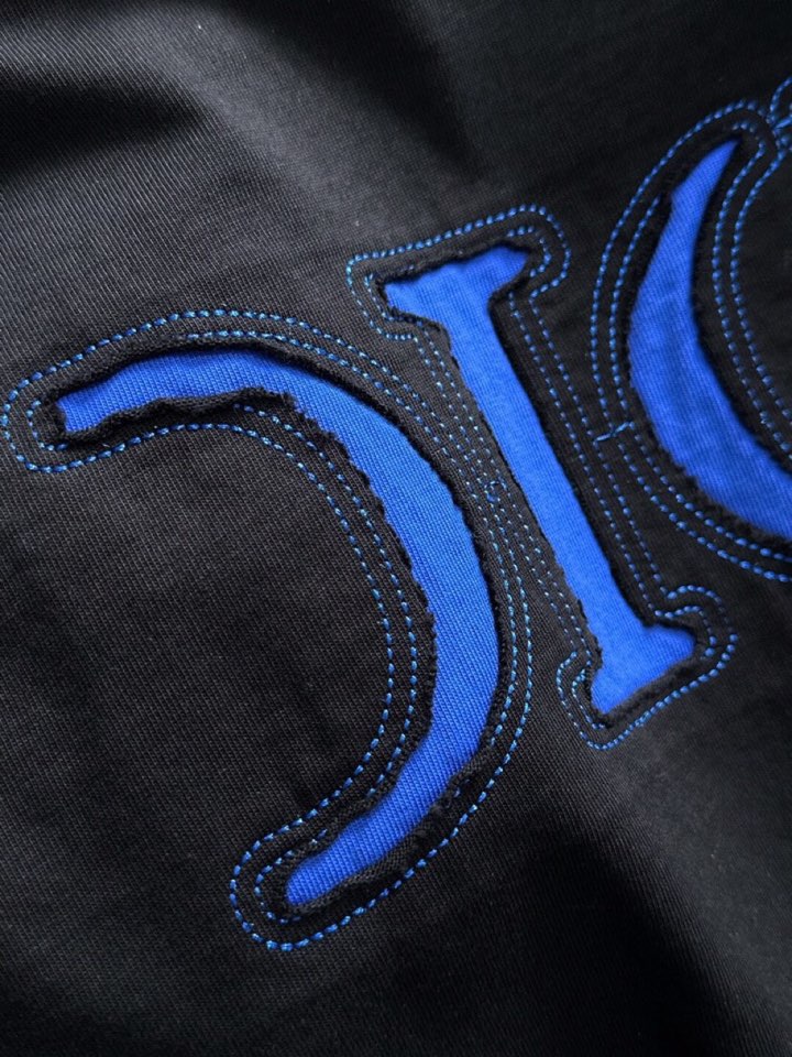 Dior 迪奥（高版本）\nCD 2026SS春夏最新款圆领时尚短袖圆领T恤，官网同步，纯棉面料！贴肤舒