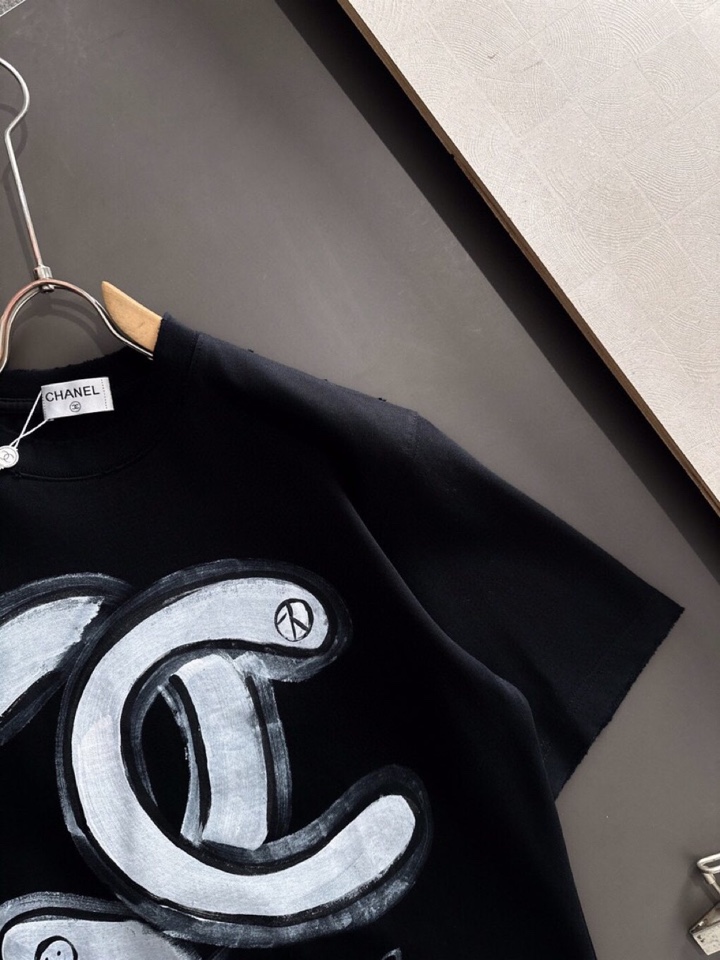 （高版本）CHANEL 香奈儿2026SS春夏最新款圆领时尚短袖圆领T恤，官网同步，纯棉面料！贴肤舒适，