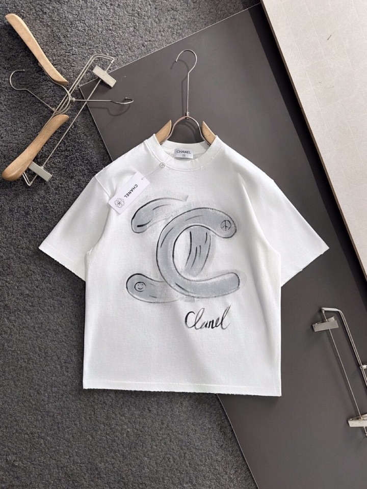 （高版本）CHANEL 香奈儿2026SS春夏最新款圆领时尚短袖圆领T恤，官网同步，纯棉面料！贴肤舒适，