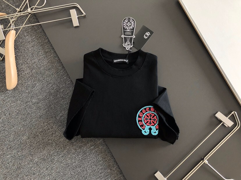 Chrome Hearts 克罗心（高版本）\nCH 2026SS春夏最新款圆领刺绣时尚短袖圆领T恤，官