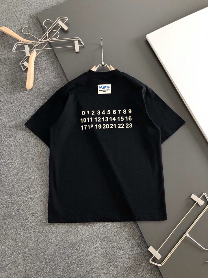 Maison Margiela 马吉拉（高版本）\nMM6 2026SS春夏最新款圆领时尚短袖圆领T恤，