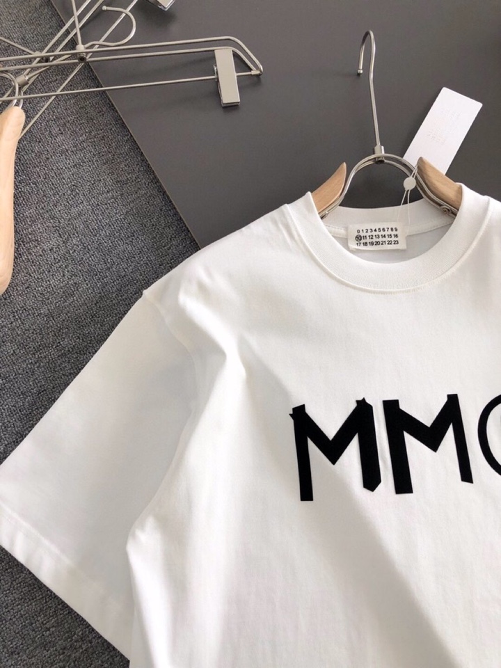 Maison Margiela 马吉拉（高版本）\nMM6 2026SS春夏最新款圆领时尚短袖圆领T恤，