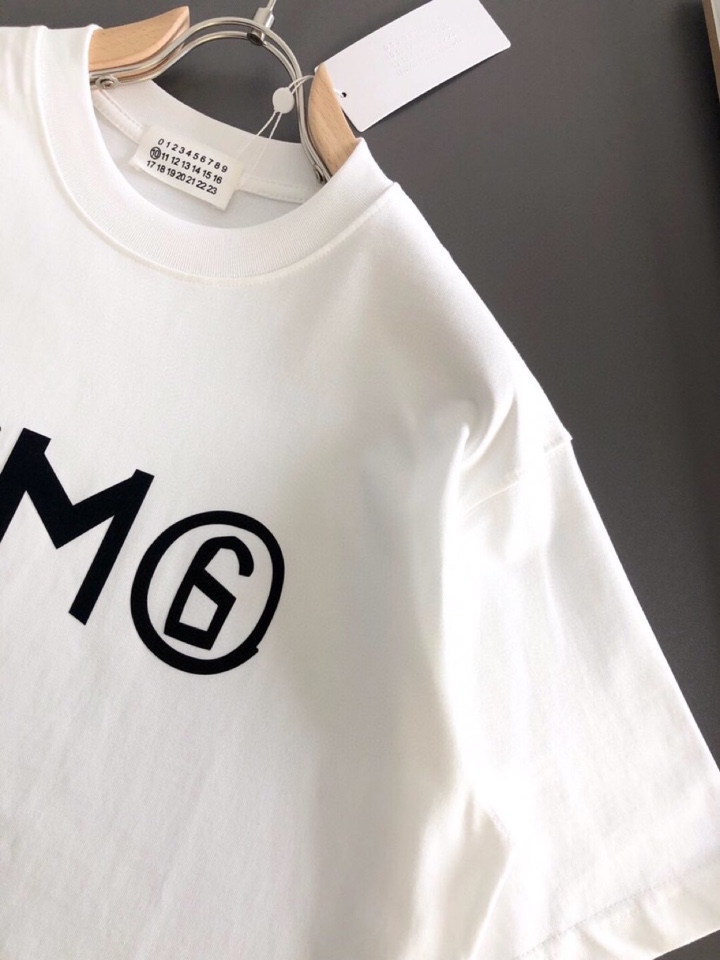 Maison Margiela 马吉拉（高版本）\nMM6 2026SS春夏最新款圆领时尚短袖圆领T恤，