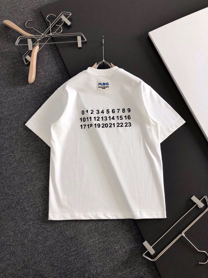 Maison Margiela 马吉拉（高版本）\nMM6 2026SS春夏最新款圆领时尚短袖圆领T恤，