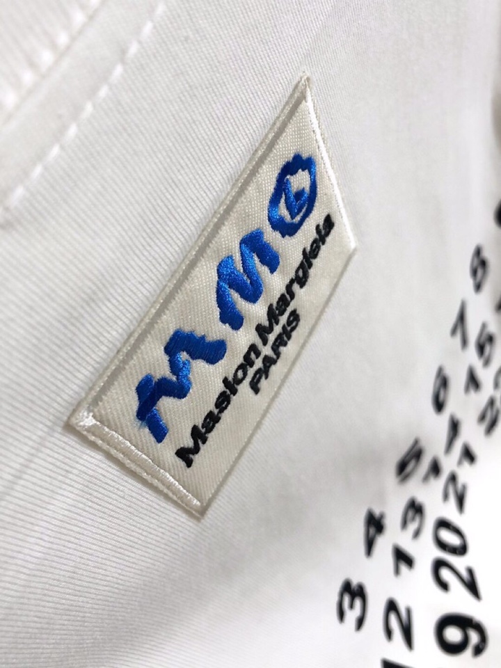 Maison Margiela 马吉拉（高版本）\nMM6 2026SS春夏最新款圆领时尚短袖圆领T恤，