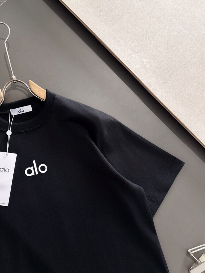 ALO（高版本）\n2026SS春夏最新款圆领时尚短袖圆领T恤，官网同步，纯棉面料！贴肤舒适，耐看又好穿