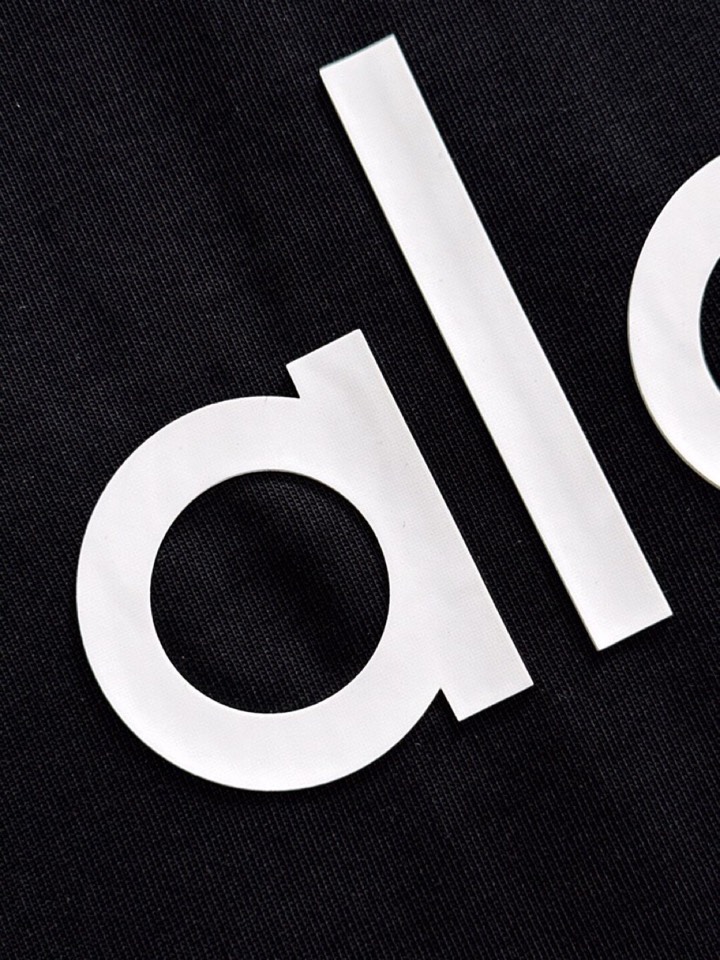 ALO（高版本）\n2026SS春夏最新款圆领时尚短袖圆领T恤，官网同步，纯棉面料！贴肤舒适，耐看又好穿