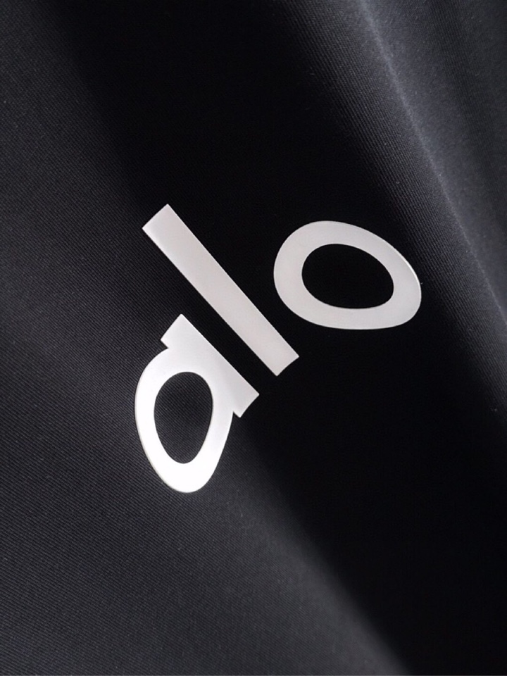 ALO（高版本）\n2026SS春夏最新款圆领时尚短袖圆领T恤，官网同步，纯棉面料！贴肤舒适，耐看又好穿