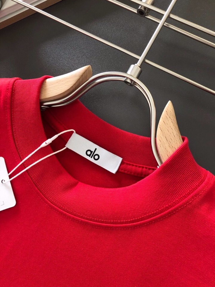 ALO（高版本）\n2026SS春夏最新款圆领时尚短袖圆领T恤，官网同步，纯棉面料！贴肤舒适，耐看又好穿