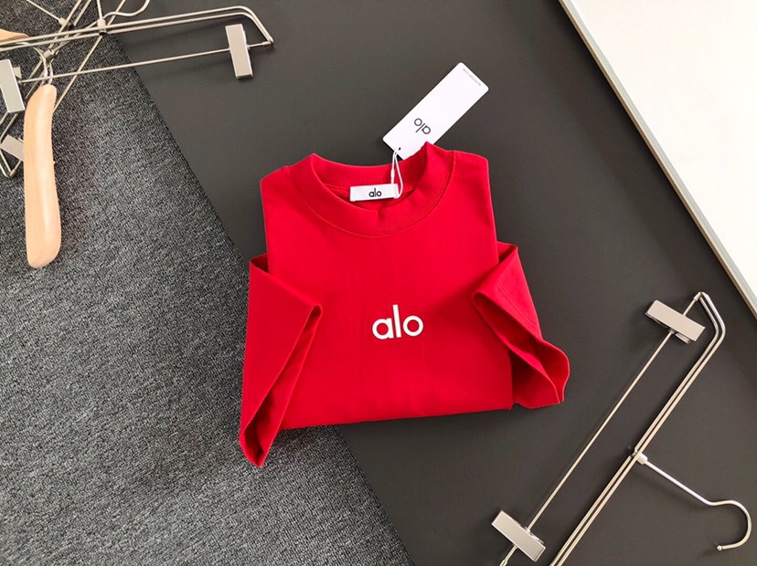 ALO（高版本）\n2026SS春夏最新款圆领时尚短袖圆领T恤，官网同步，纯棉面料！贴肤舒适，耐看又好穿