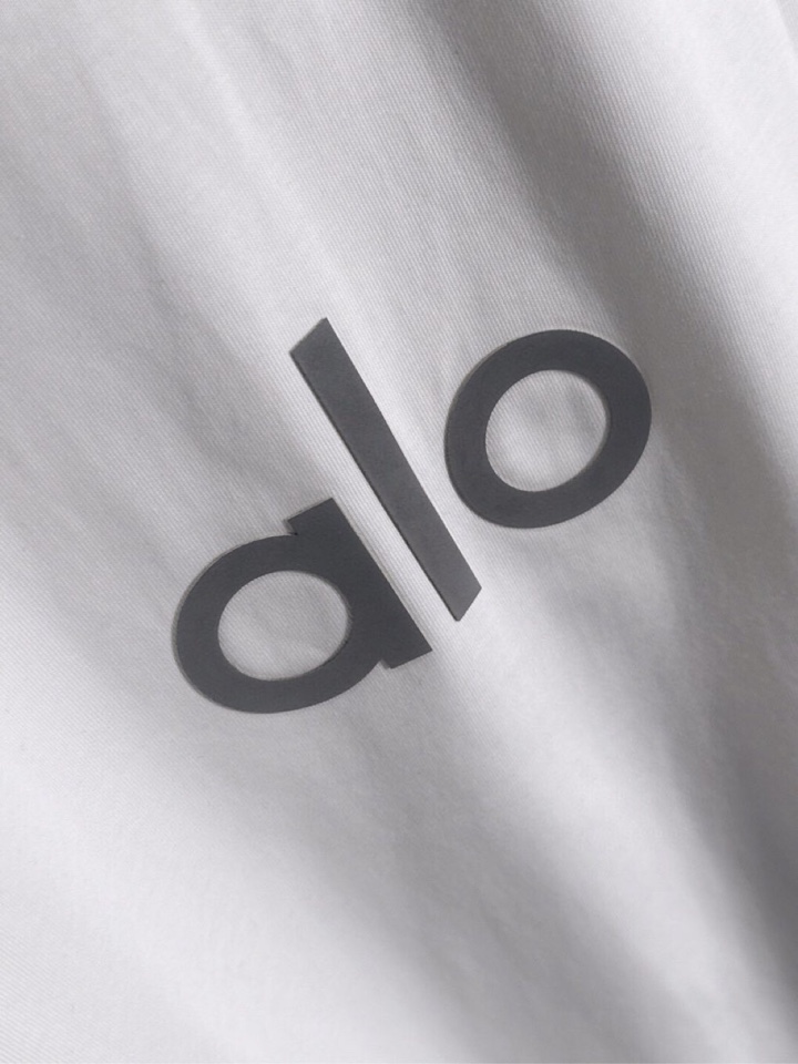 ALO（高版本）\n2026SS春夏最新款圆领时尚短袖圆领T恤，官网同步，纯棉面料！贴肤舒适，耐看又好穿