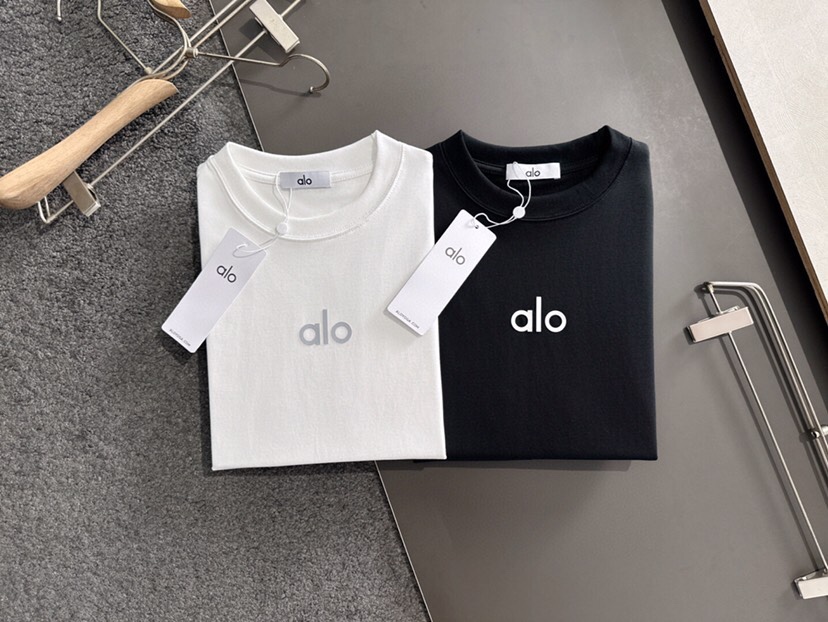 ALO（高版本）\n2026SS春夏最新款圆领时尚短袖圆领T恤，官网同步，纯棉面料！贴肤舒适，耐看又好穿