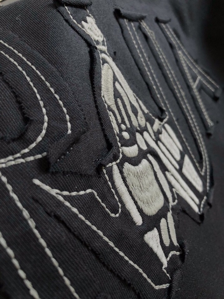 Prada 普拉达（高版本）\n2026SS春夏最新款圆领时尚短袖圆领T恤，官网同步，定织定染300克重