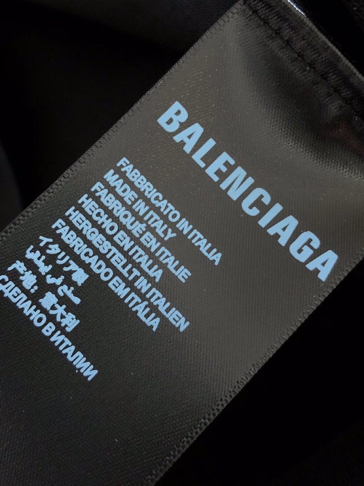 BALENCIAGA 巴黎世家（高版本）\nBAL 2026SS春夏最新款圆领时尚短袖圆领T恤，官网同步