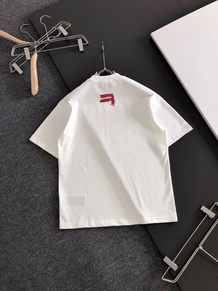BALENCIAGA 巴黎世家（高版本）\nBAL 2026SS春夏最新款圆领时尚短袖圆领T恤，官网同步