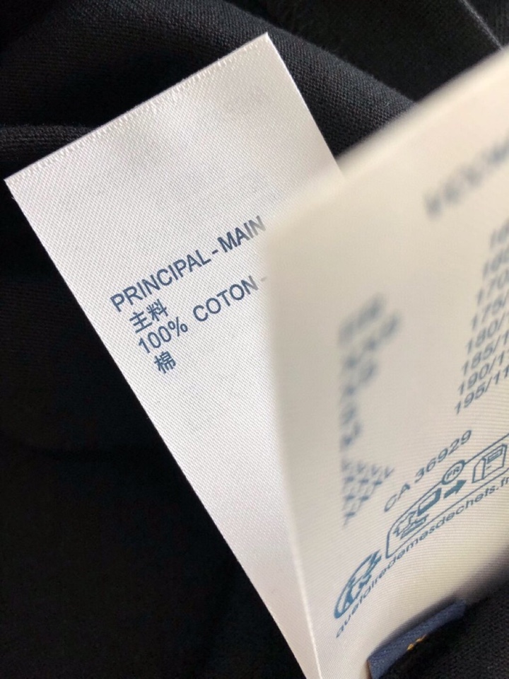 Louis Vuitton 路易威登 LV 驴牌（高版本）\n2026SS春夏最新款圆领时尚短袖T恤，官