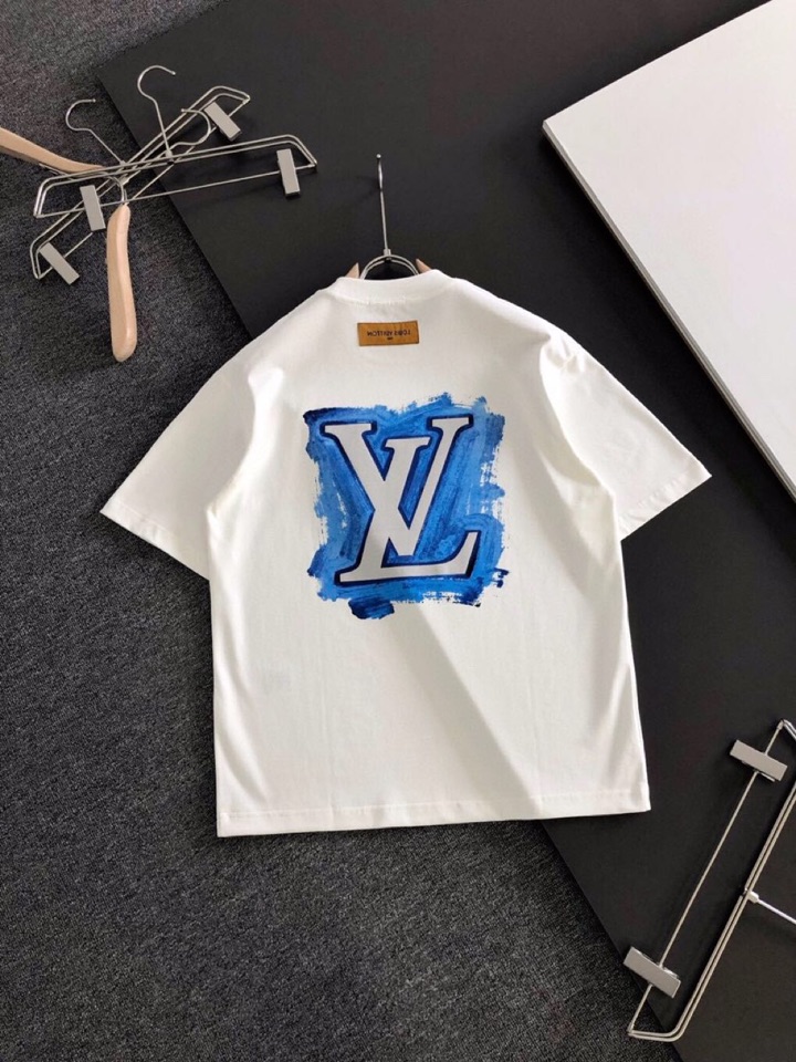 Louis Vuitton 路易威登 LV 驴牌（高版本）\n2026SS春夏最新款圆领时尚短袖T恤，官