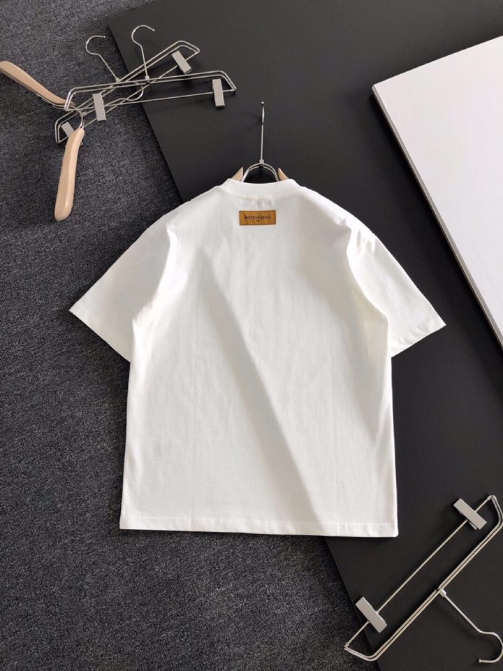 Louis Vuitton 路易威登 LV 驴牌（高版本）\n1V 2026SS春夏最新款圆领时尚短袖圆