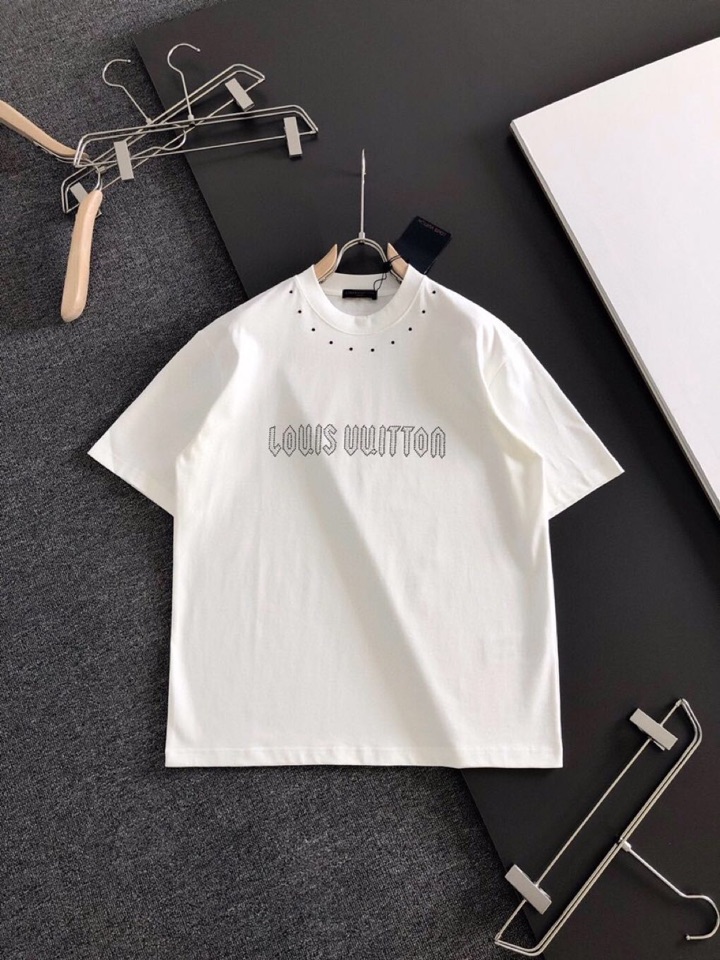 Louis Vuitton 路易威登 LV 驴牌（高版本）\n1V 2026SS春夏最新款圆领时尚短袖圆