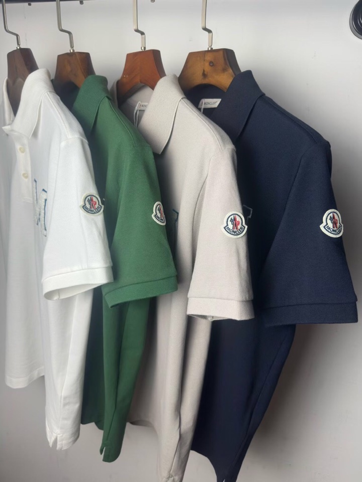 Moncler 蒙口M家新款刺绣翻领T恤POLO衫，胸部毛巾绣工艺，简约大气，四个色，标齐！m-xxl