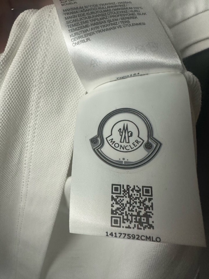 Moncler 蒙口M家新款刺绣翻领T恤POLO衫，胸部毛巾绣工艺，简约大气，四个色，标齐！m-xxl