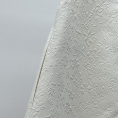 𝐃𝐫*提花西服套装裙套装饰以立体提花图案。采用米白色密织科技面料精心制作,短款常规版型,突显普罗旺斯风格 𝐃𝐫*提花西服套装裙套装饰以立体提花图案。采用米白色密织科技面料精心制作,短款常规版型,突显普罗旺斯风格