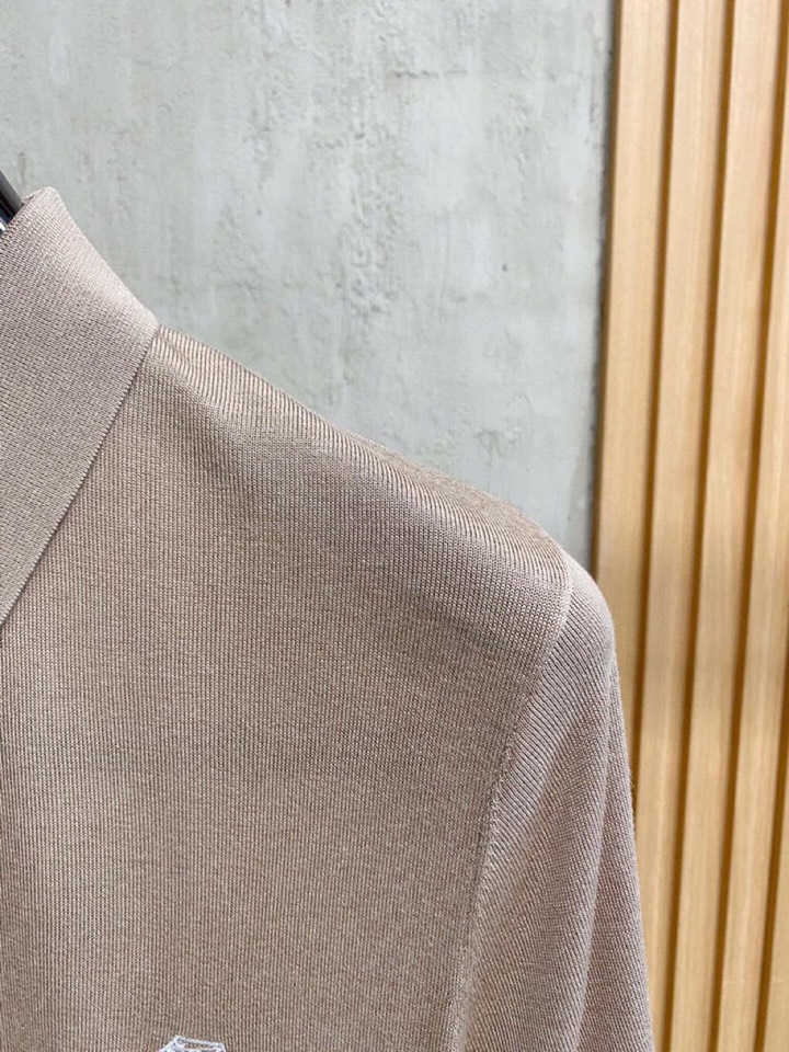 brunello Cucinelli bc家族男士高端简约短袖翻领T恤针织衫，经典王牌系列\n高端奢华且