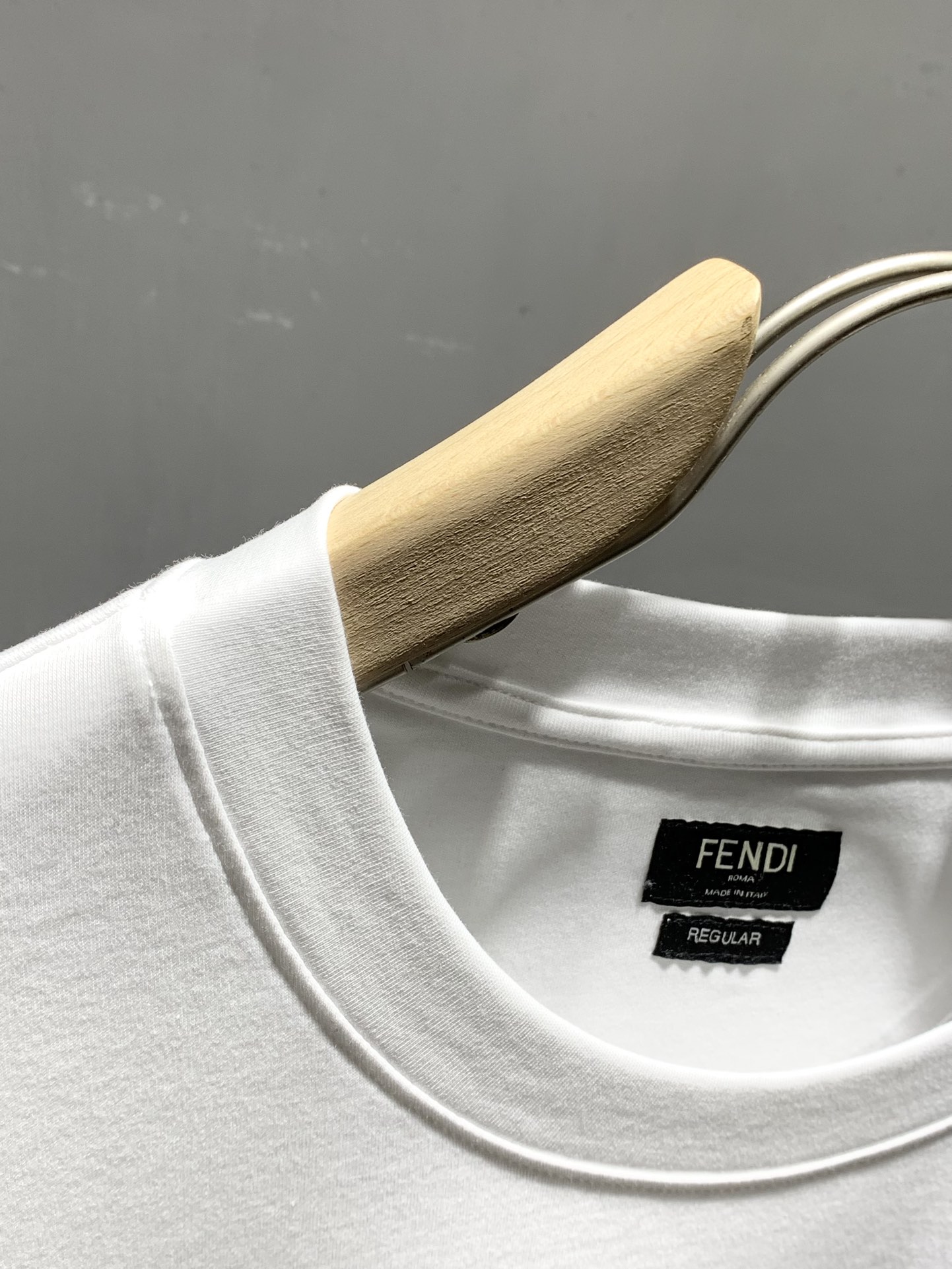 Fendi 不退换 Fendi FF刺绣T恤